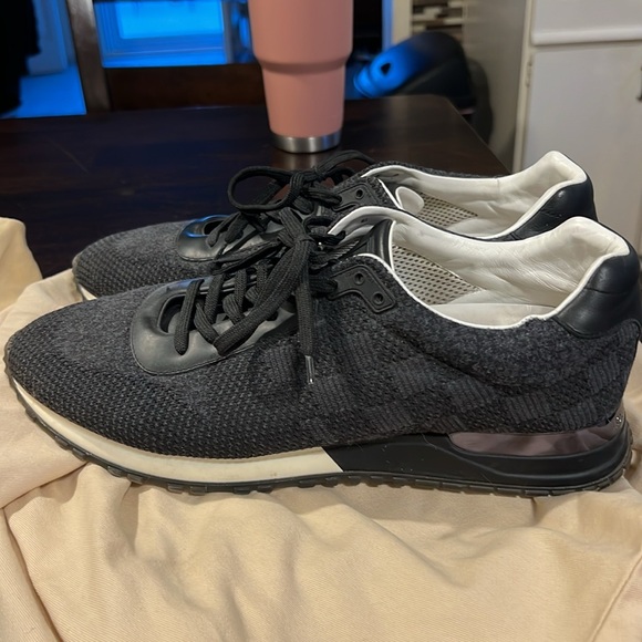 Louis Vuitton Run Away Sneaker Size 10 - Picture 3 of 7